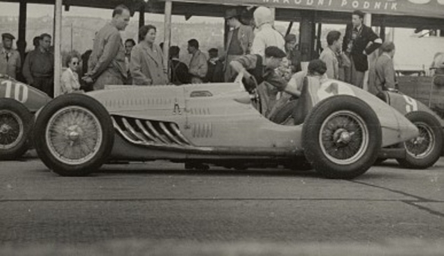 1949