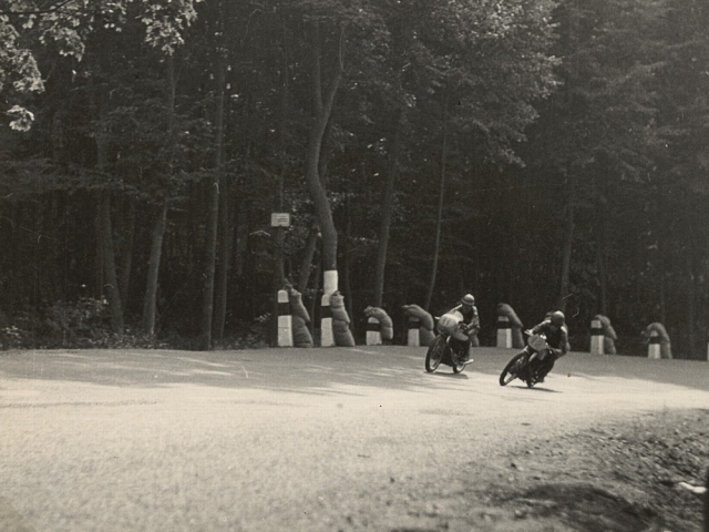 1954